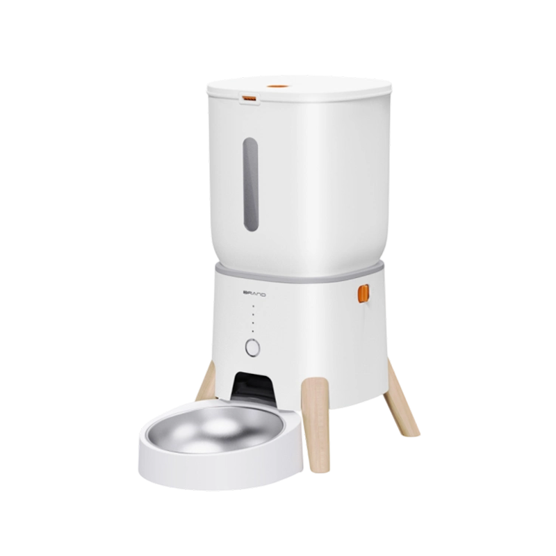 Dálkově ovládané automatické krmítko pro domácí mazlíčky